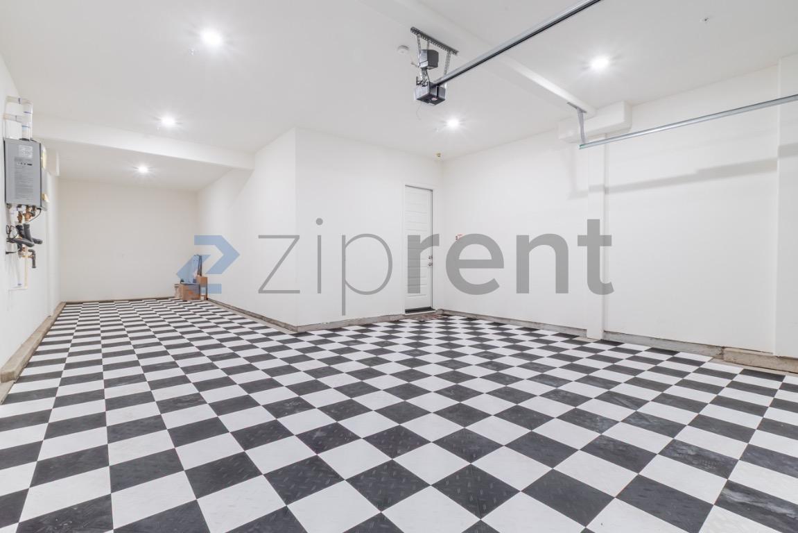 Building Photo - Unit