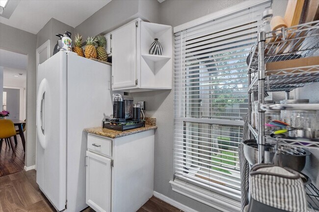 Building Photo - 1201 Bering Dr