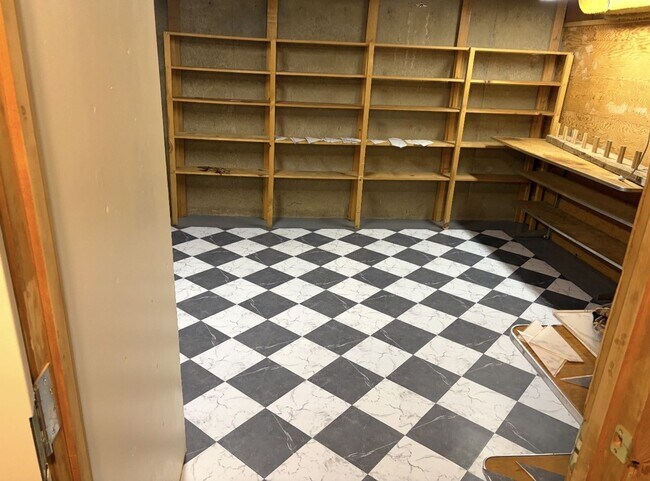 Building Photo - Single Family Home Close to SUU and Cedar High School