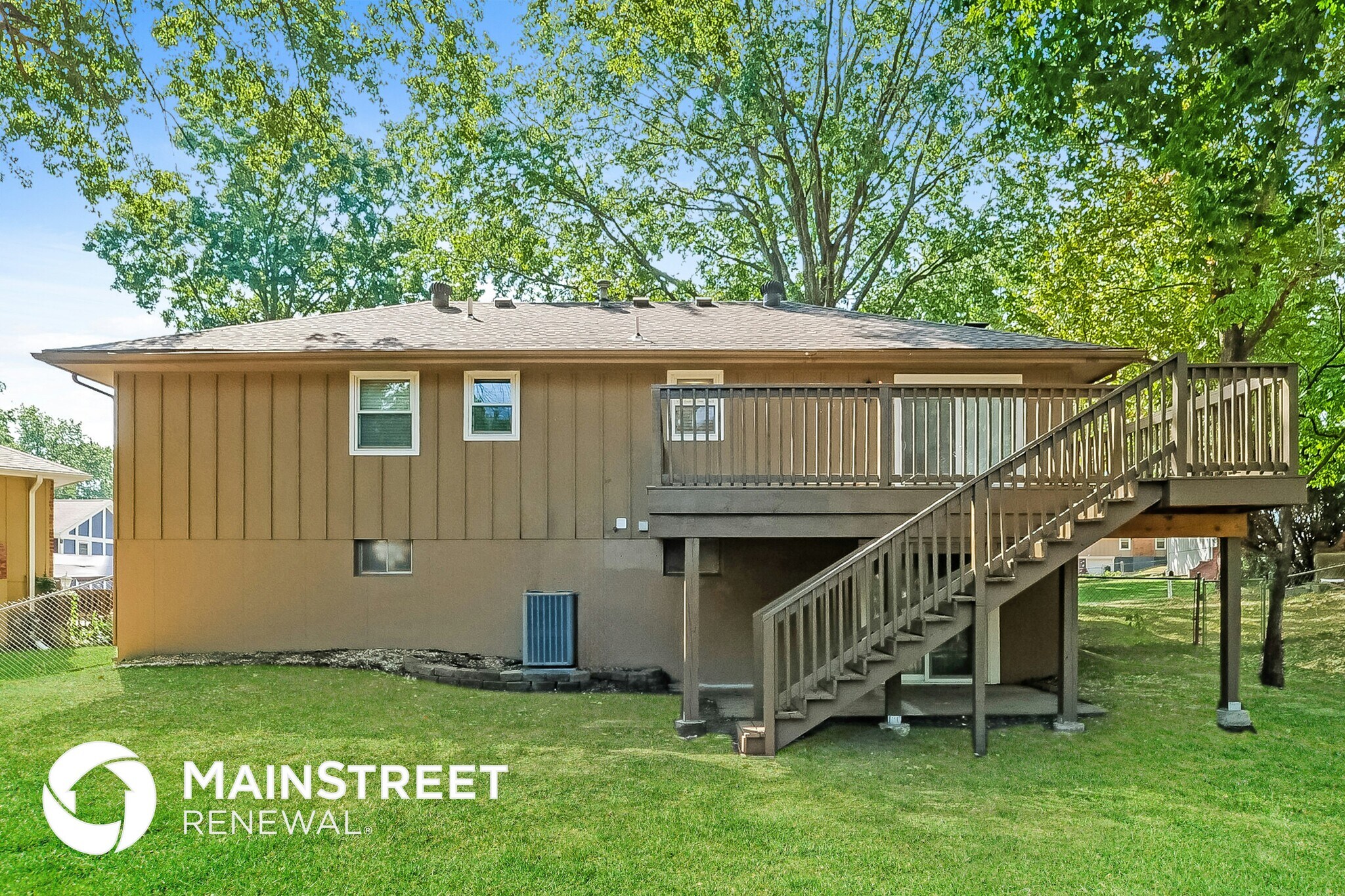 Building Photo - 513 NE Grant Dr