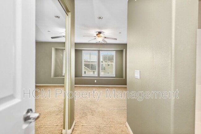 Building Photo - 315 Silk Tree
