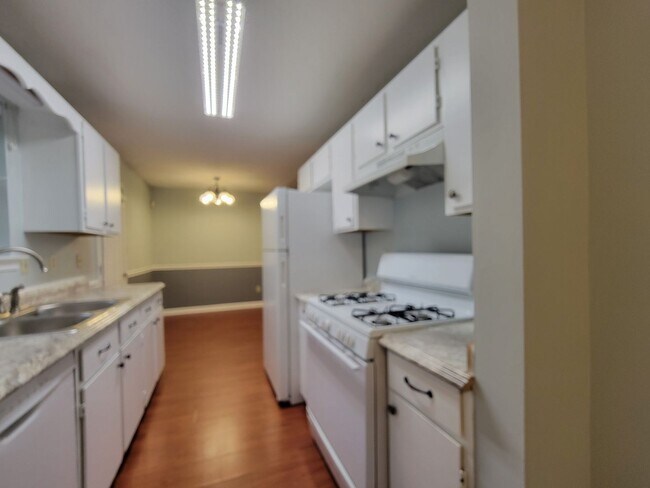 Building Photo - Charming Douglasville Home with Bonus Base...