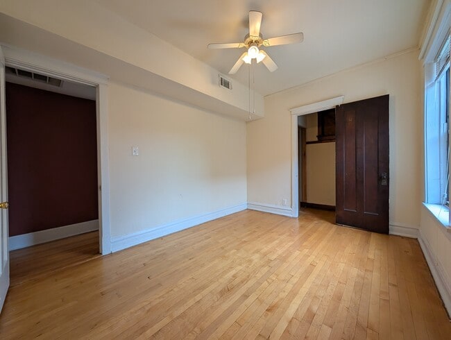 Building Photo - 2522 N Kedzie Blvd