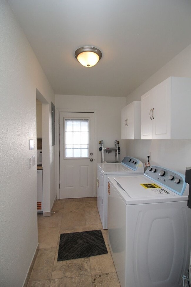 Building Photo - 4736 SE 99th Ave