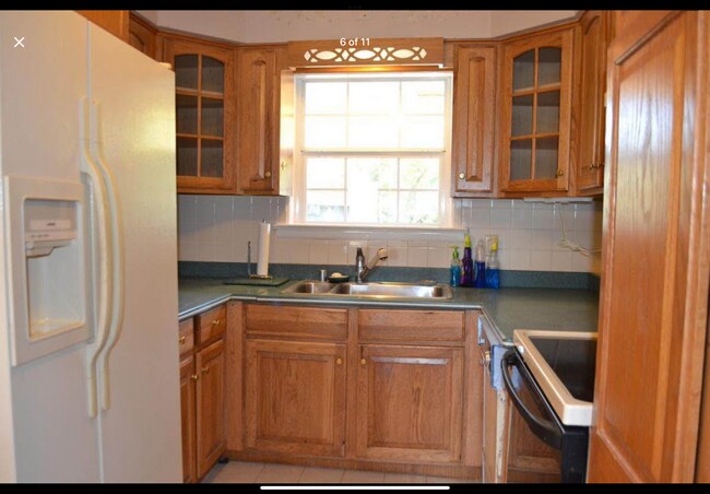Building Photo - 1117 E Ridgeway Dr
