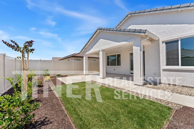 Building Photo - 3062 Pansona St