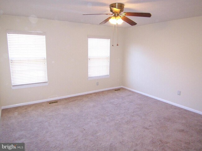 Building Photo - 411 Grasmere Dr