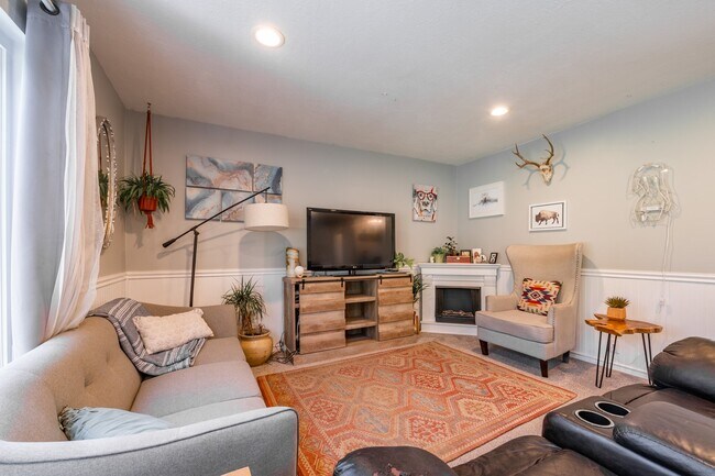 Building Photo - 1538 Winward Dr
