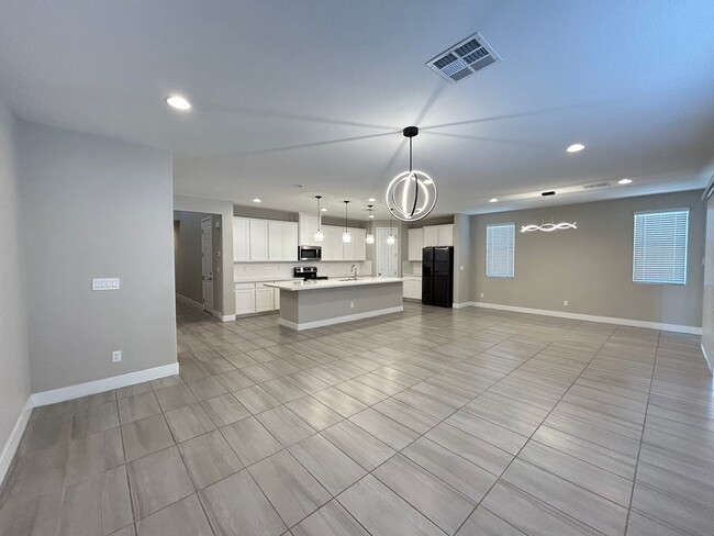 Building Photo - Modern Luxury Mesquite, NV Home!