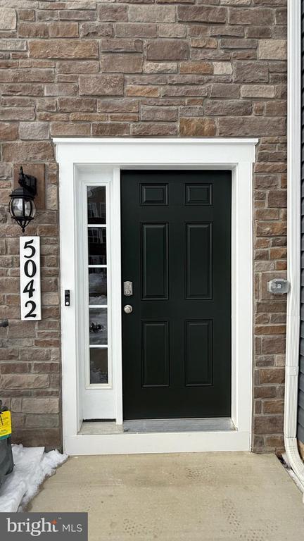 Building Photo - 5042 Silver Oak Dr