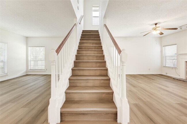Building Photo - 2338 Bent River Dr