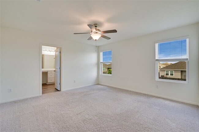 Building Photo - 268 Wren Ln