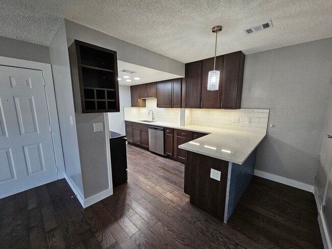 Building Photo - 1 Bedroom Condo in Aurora