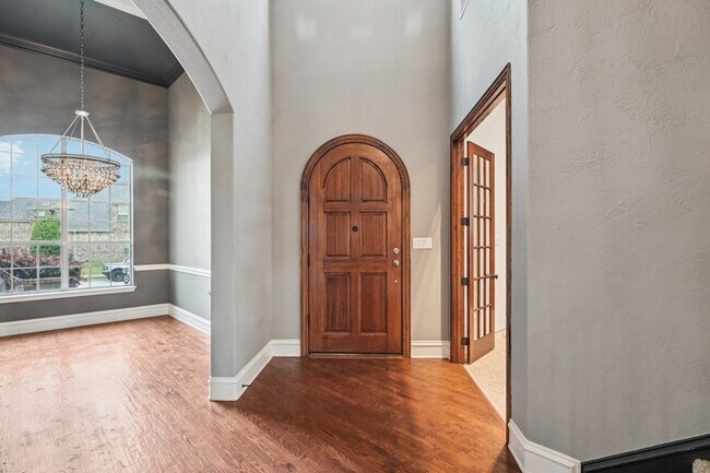 Building Photo - 920 Norma Ln