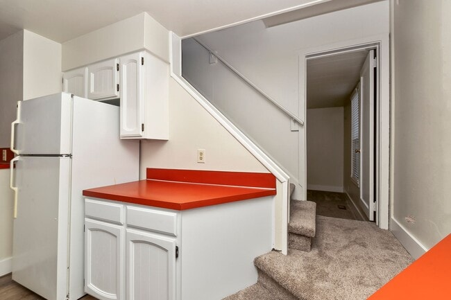 Building Photo - 3 Bedroom 1 Bathroom home in the North End