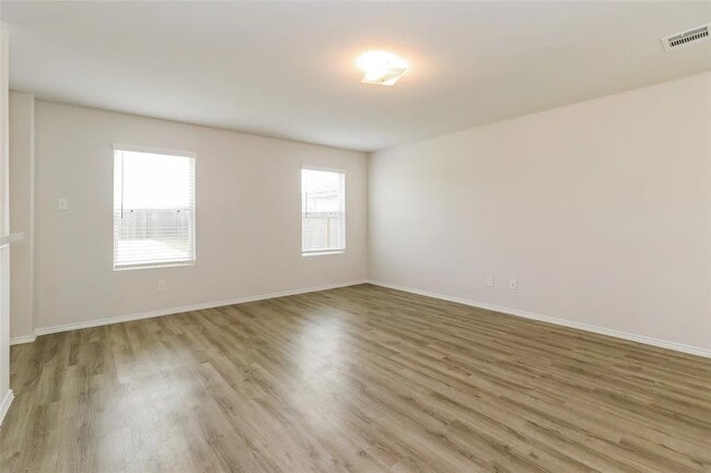 Building Photo - 25388 Claremont Hills Ln