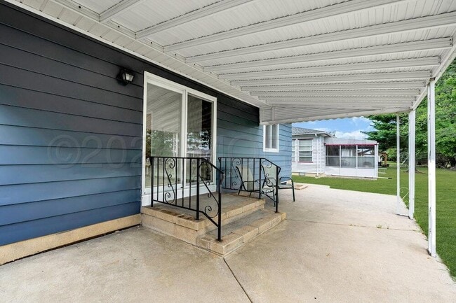 Building Photo - 24 Liberta Dr