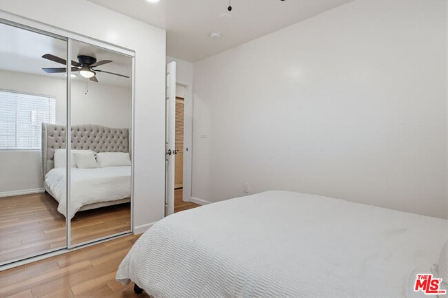 Building Photo - 9209 Paramount Blvd