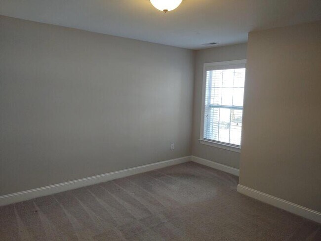 Building Photo - 2719 Masonboro Ferry Dr