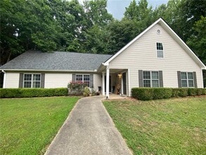 Building Photo - 130 River Pointe Ct SW