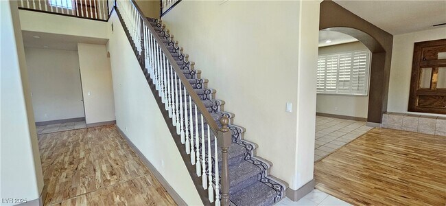 Building Photo - 1605 Ravanusa Dr