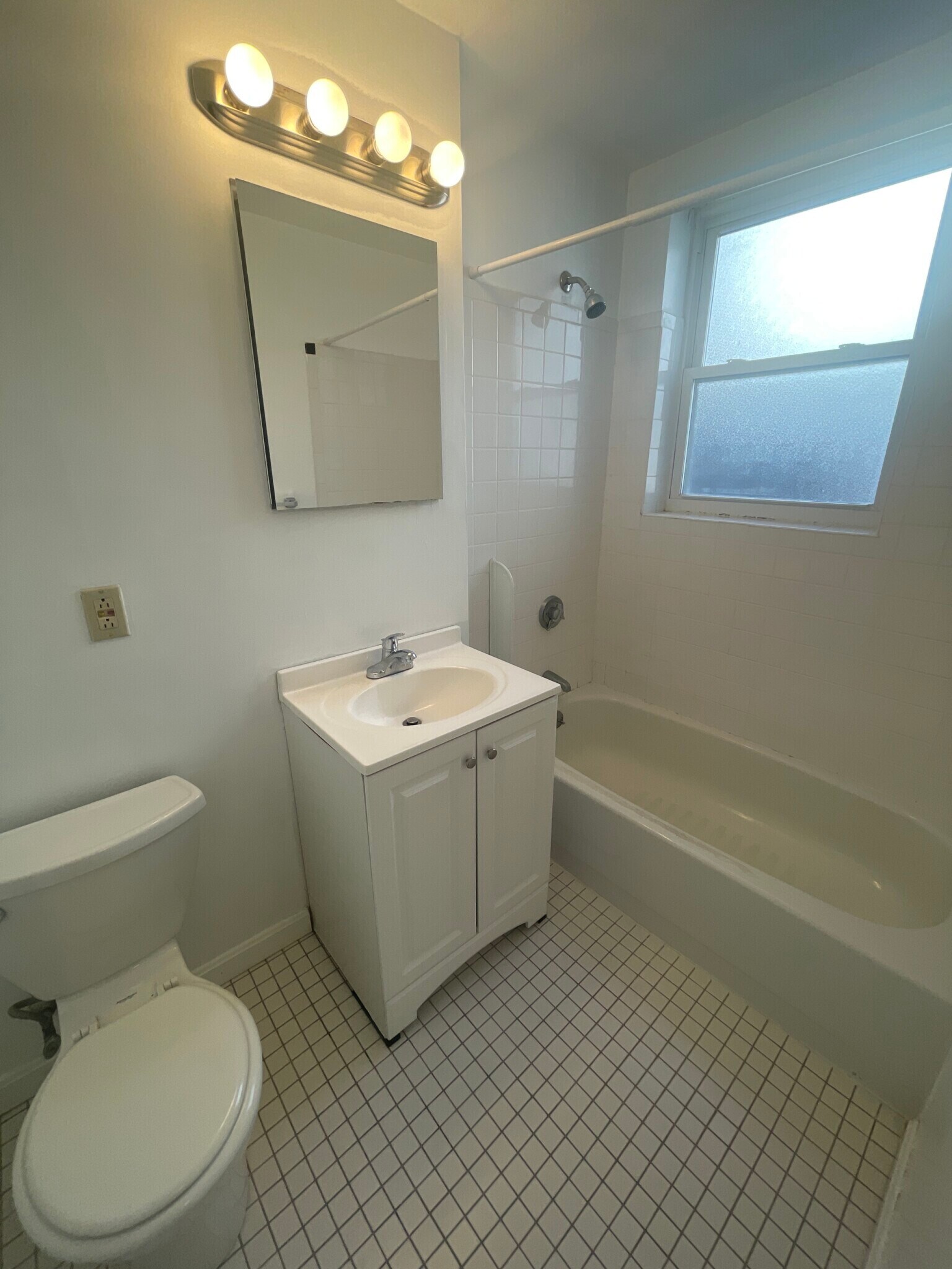 Building Photo - 111 Norway St