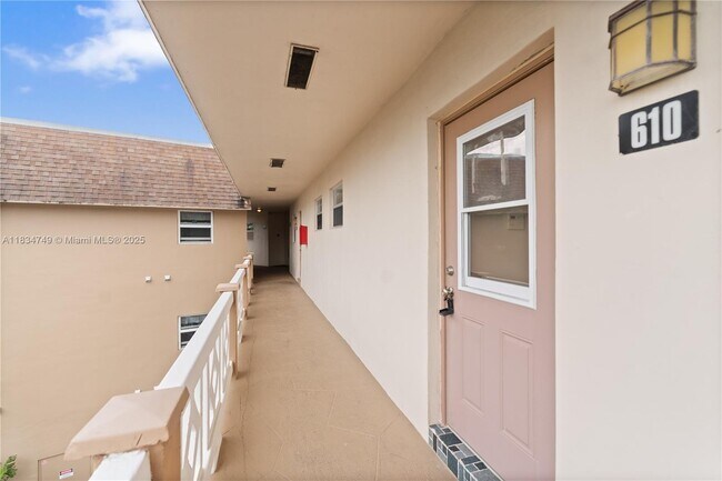 Building Photo - 3405 NW 48th Ave