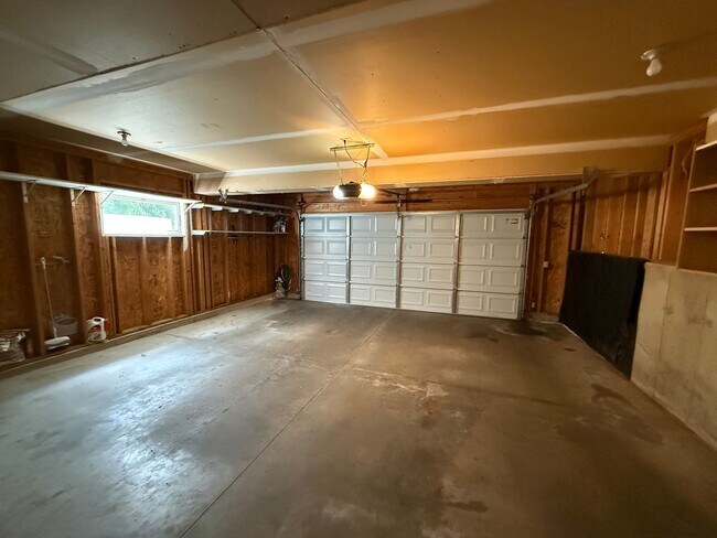 Building Photo - 6078 Croix Dr
