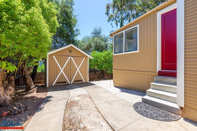 Building Photo - Lovely Los Gatos Home | A/C | Prime Location