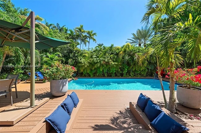 Building Photo - 2815 Regatta Ave