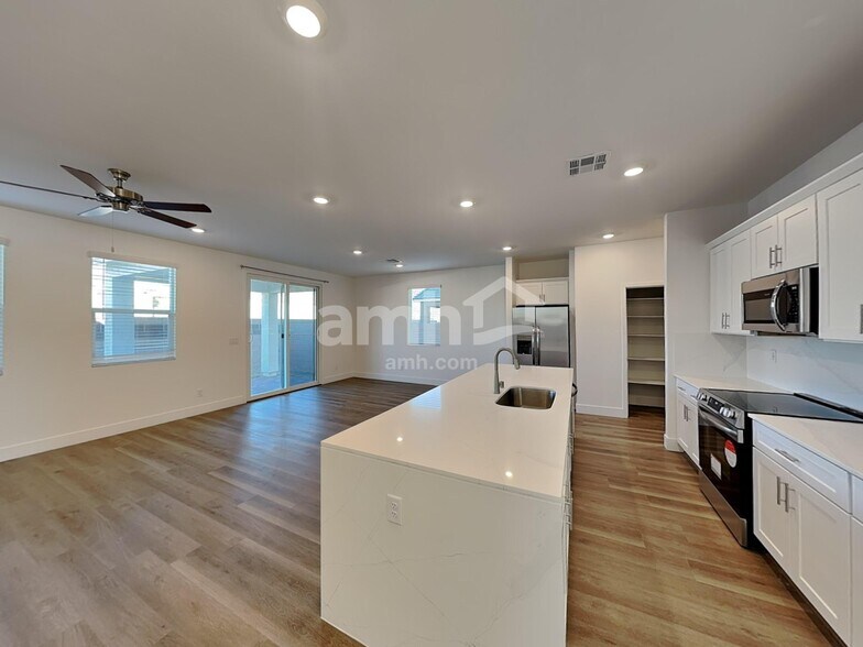 Building Photo - 8176 Winterfell Peak Ave