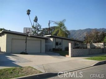 Primary Photo - 655 N Treanor Ave