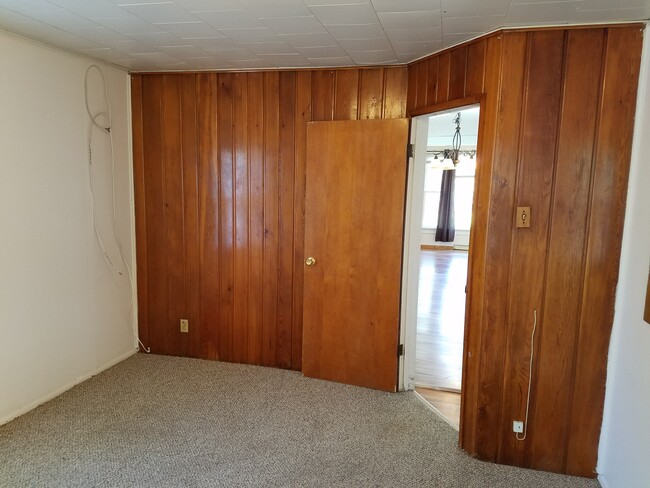 Building Photo - 622 W 18th St