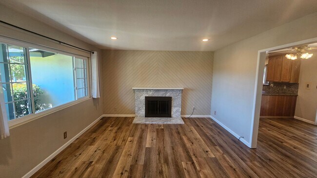 Building Photo - 8164 Cardiff Dr