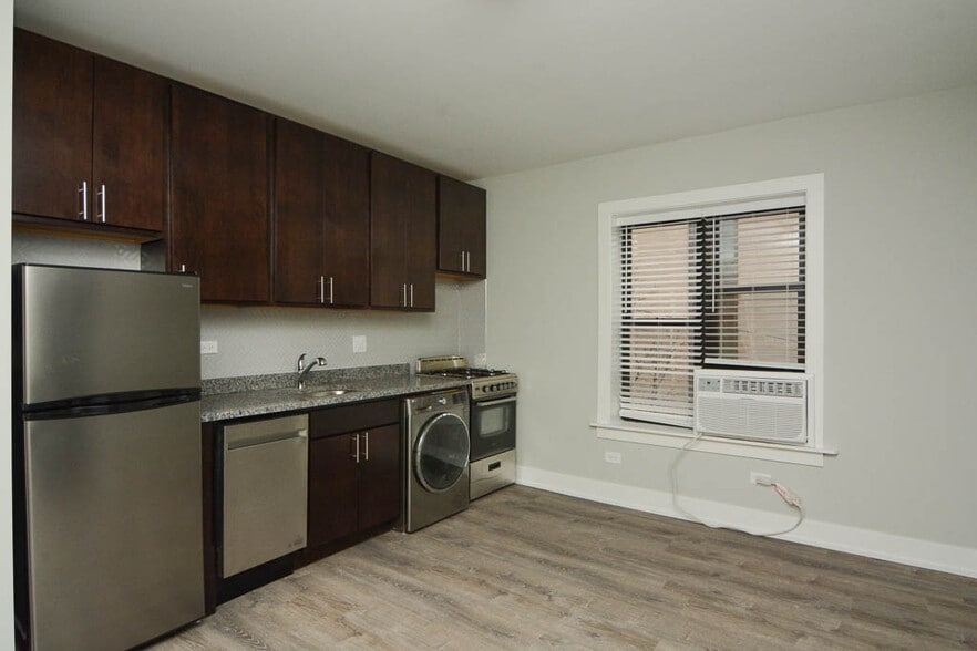 Building Photo - 434.5 W Belden Ave