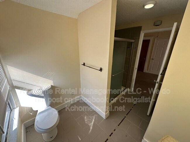 Building Photo - 2826 Harrison St