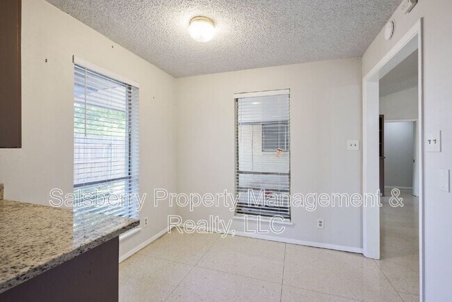 Building Photo - 4915 Westlake Dr