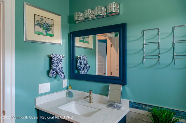 Building Photo - 18 Valentine St