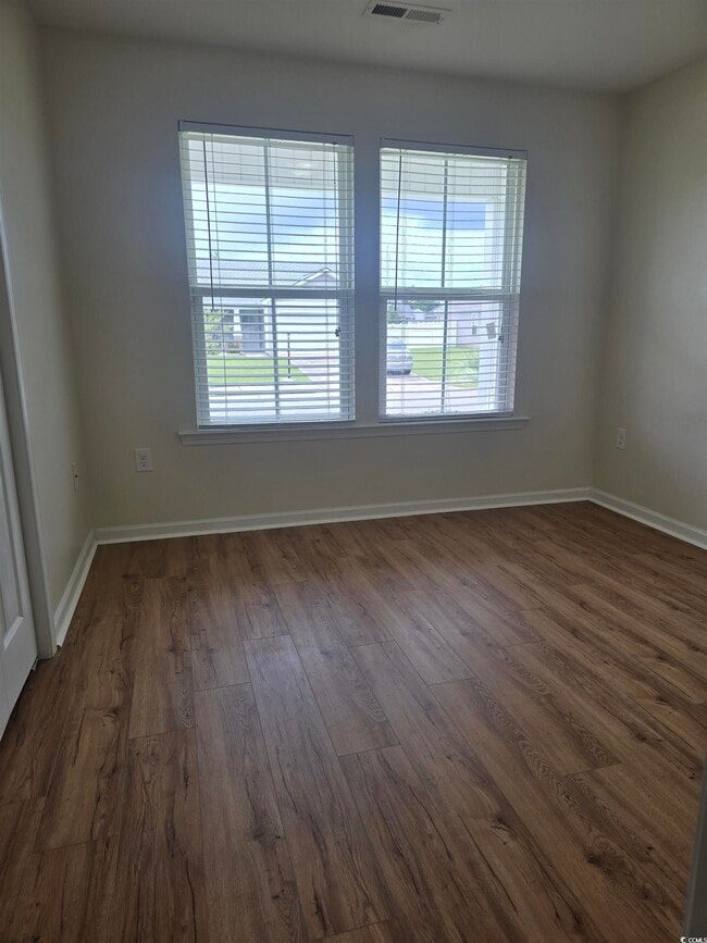 Building Photo - 1328 Valor Rd