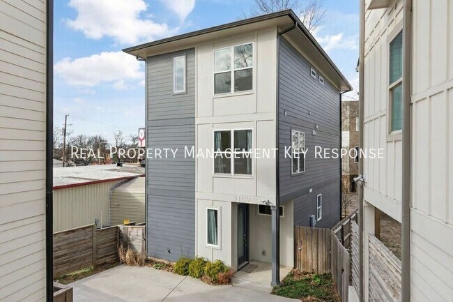 Building Photo - 2109 23rd Ave N