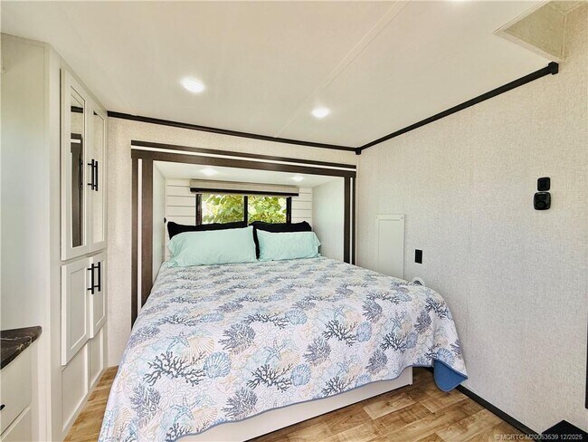 Building Photo - 10725 S Ocean Dr