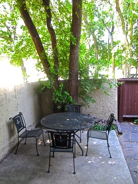 Building Photo - 2643 Grapewood Ln