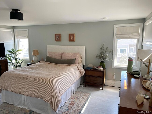 Building Photo - 128 Roosevelt Blvd