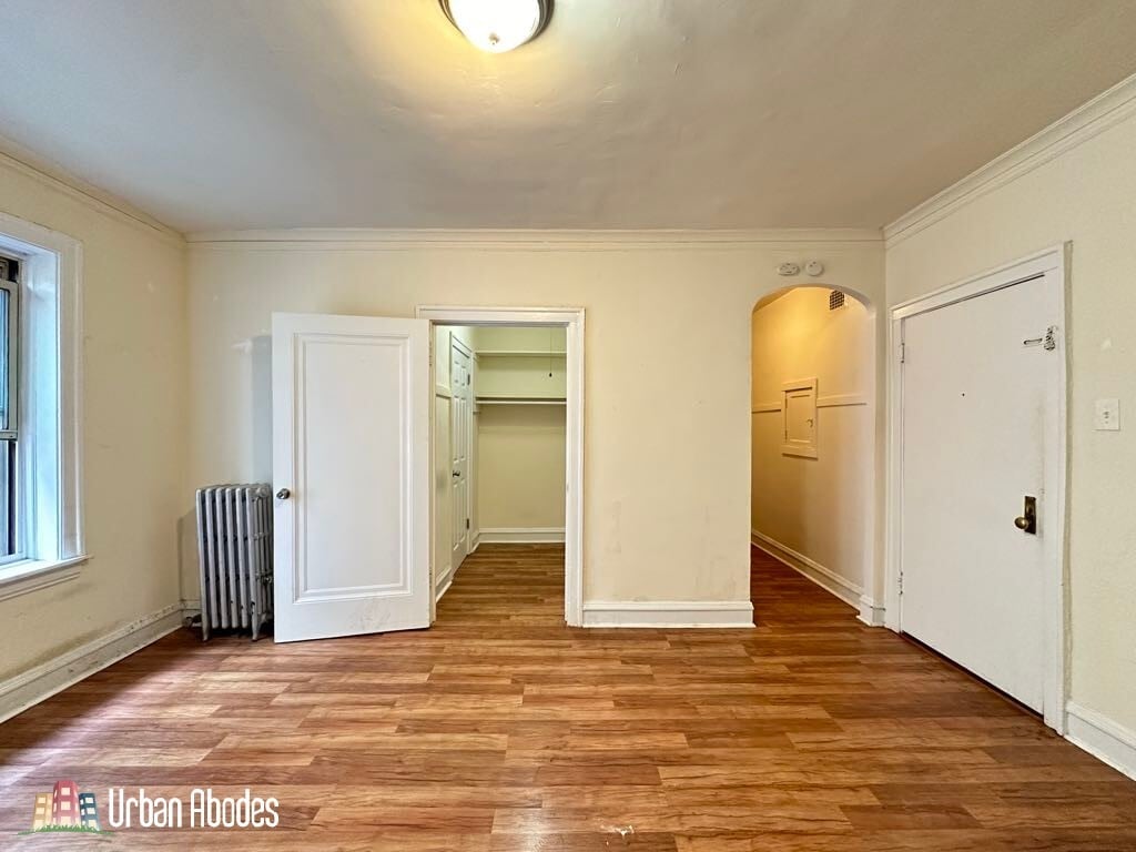 Building Photo - 2530 N Sawyer Ave