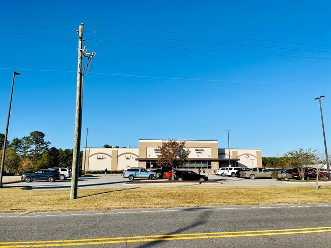 Building Photo - Adorable 2bd/2.5ba cottage in downtown Aynor - Ready for move in!!