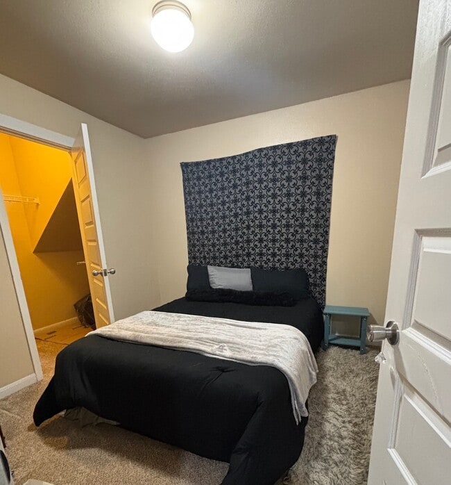 Building Photo - 1038 81st Dr SE