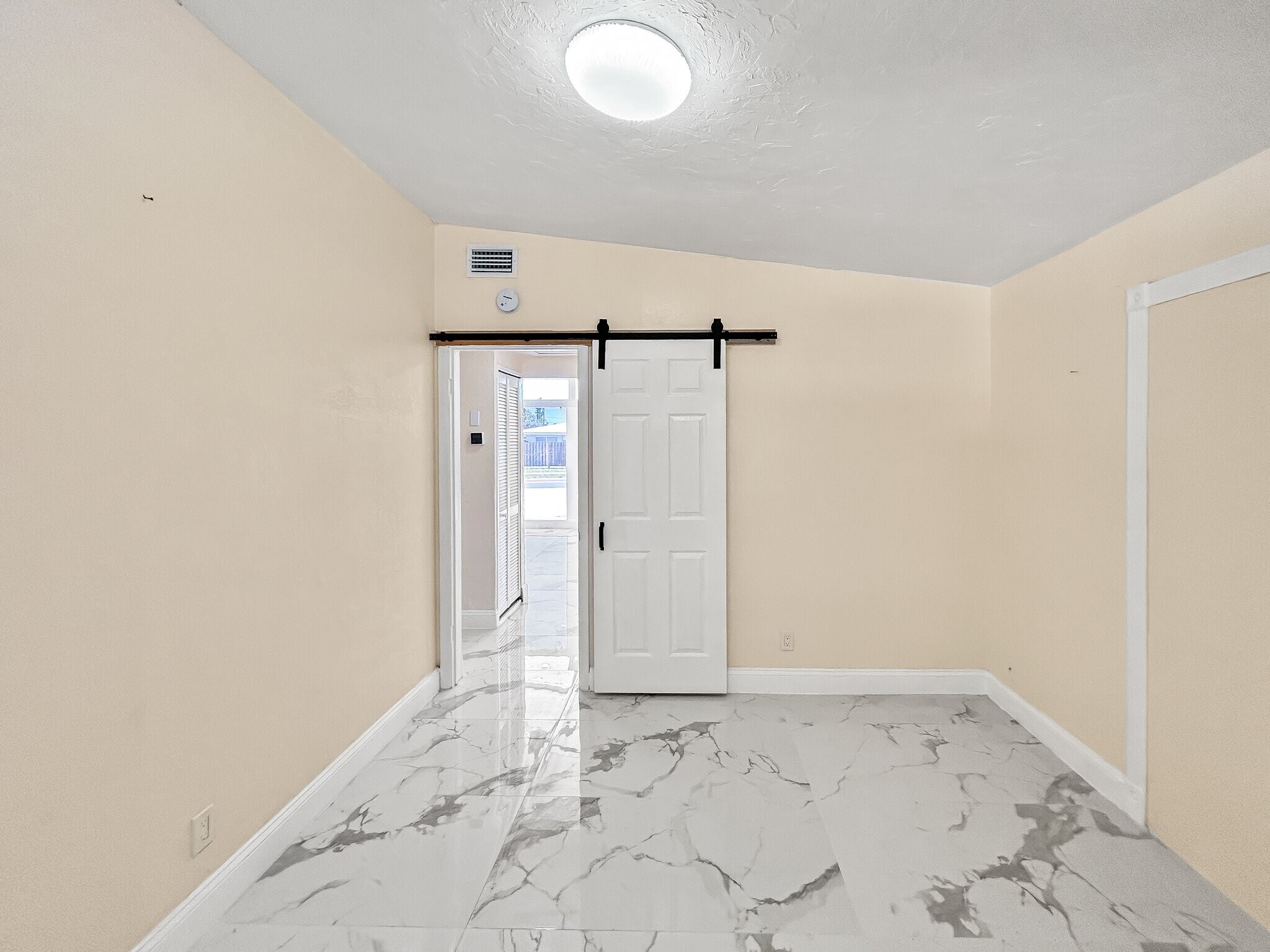 Building Photo - 3675 Prudence Dr