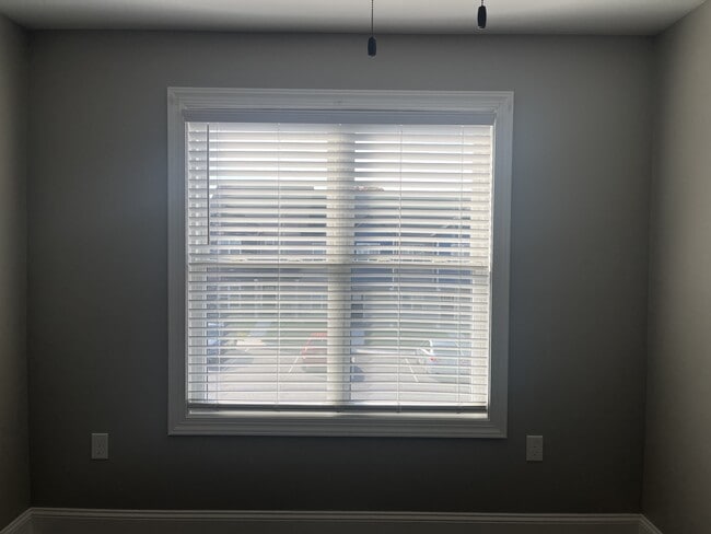 Building Photo - 77 Emanuel Ct