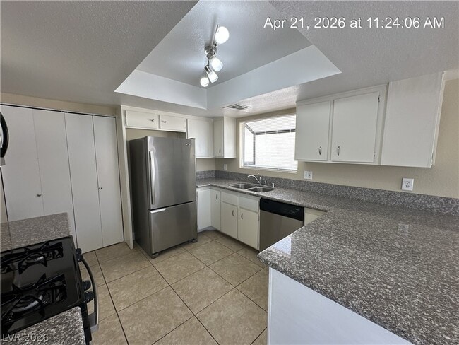 Building Photo - 329 Chastine St