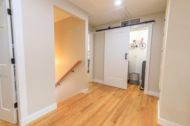 Building Photo - 58 Walnut St